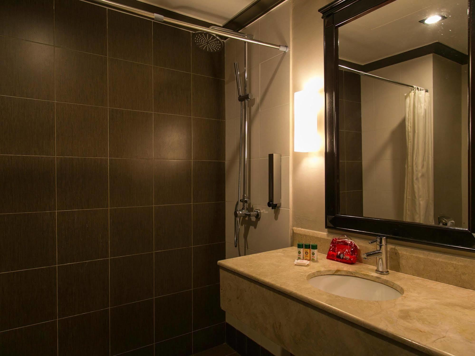 Malacca Hotel Mimosa מראה חיצוני תמונה
